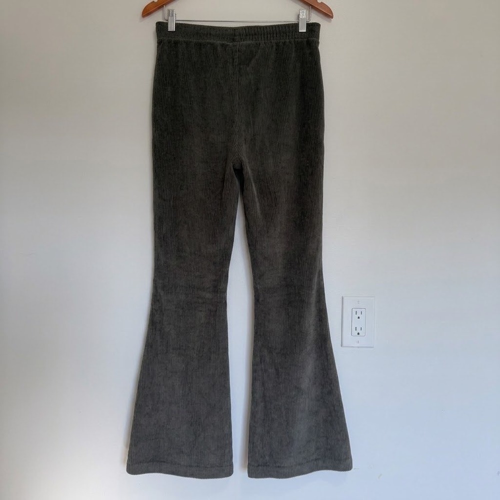 Aerie  Flare Pants Olive Green Size Medium Regular Boho Ribbed Seam Trousers